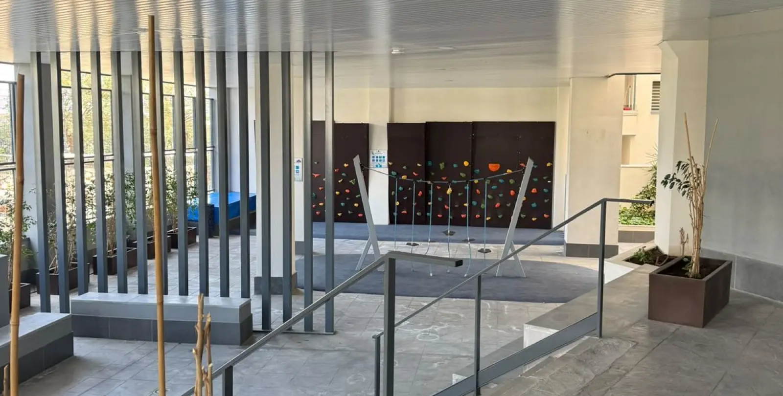 Sale of middle floor apartment in Las Lagunas 44