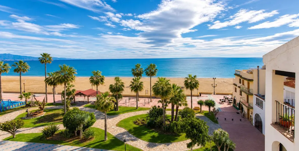 Sale of penthouse duplex in San Luis de Sabinillas 3
