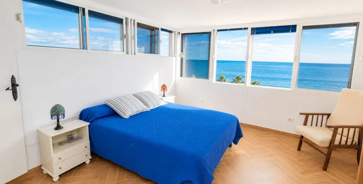 Sale of penthouse duplex in San Luis de Sabinillas 24