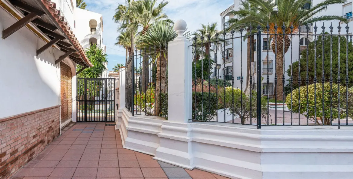 Sale of penthouse duplex in San Luis de Sabinillas 34