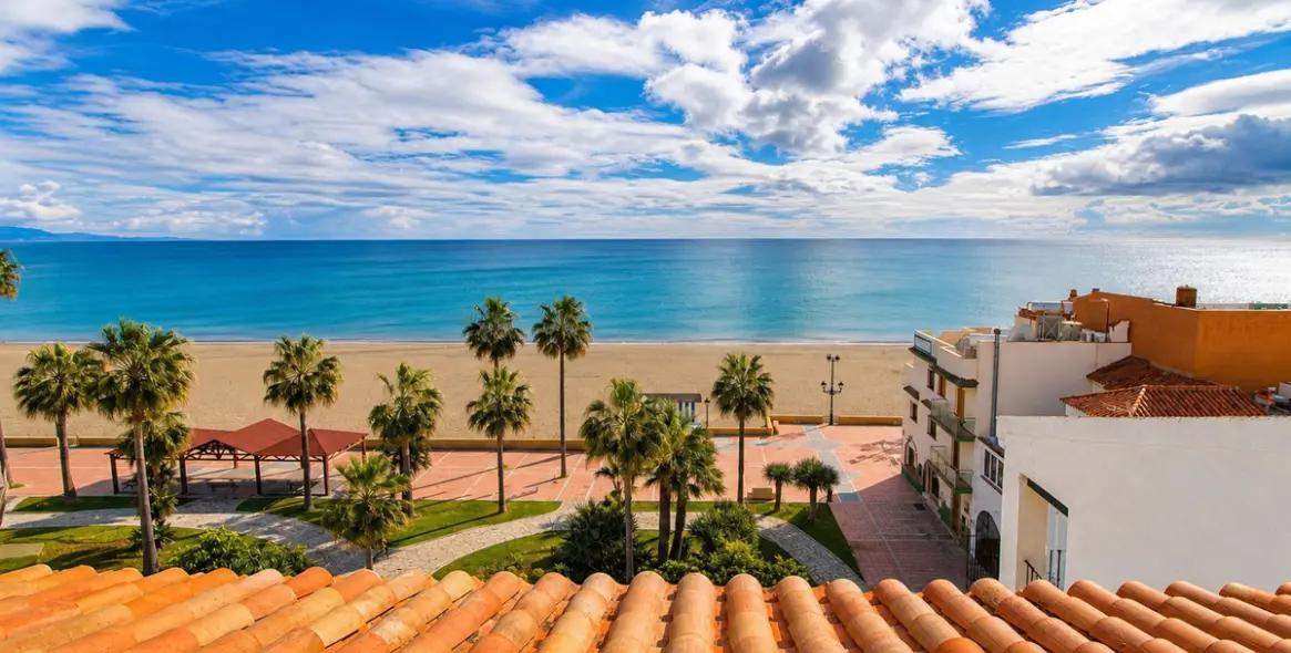 Sale of penthouse duplex in San Luis de Sabinillas 55