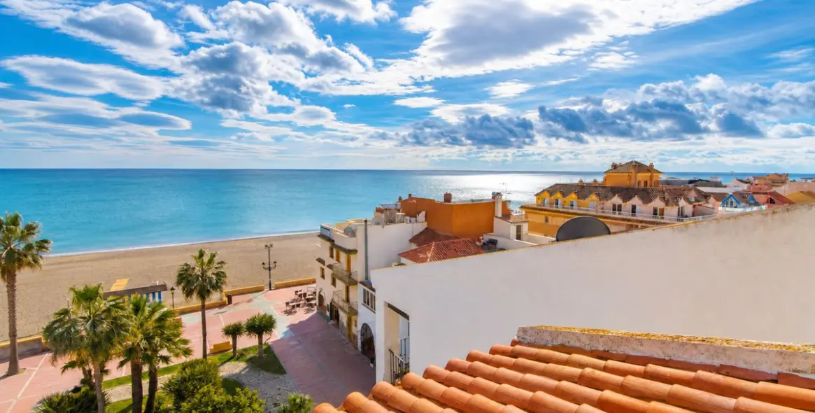 Sale of penthouse duplex in San Luis de Sabinillas 58