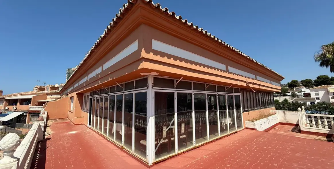 Sale of commercial premises in Mijas Costa 11