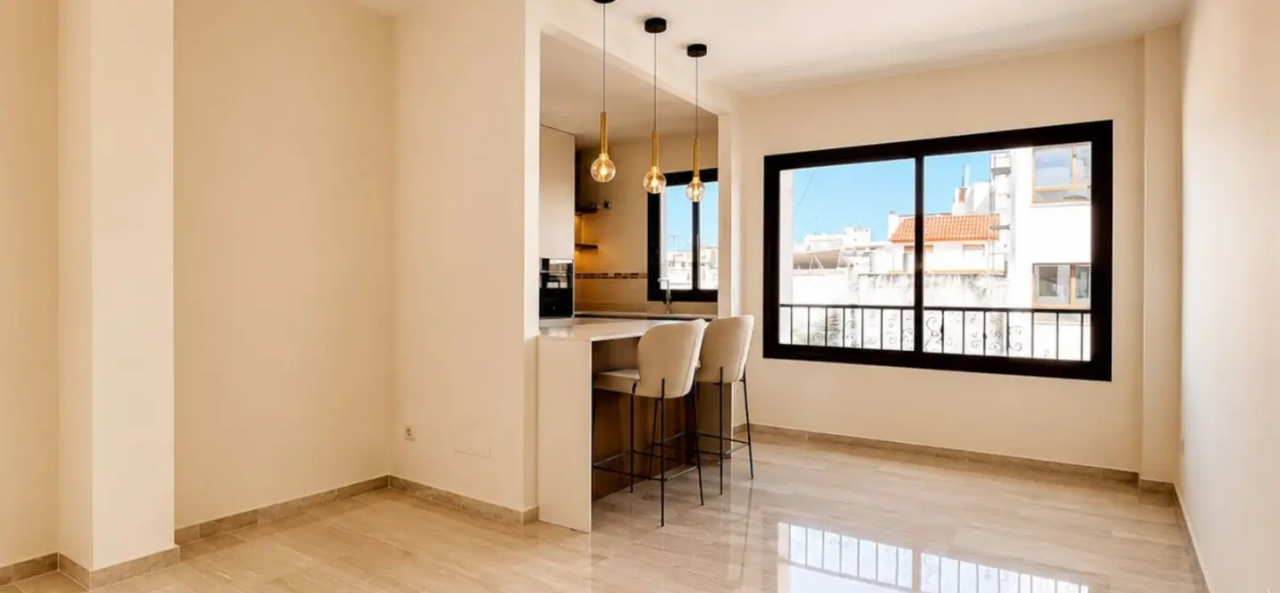 Продажа апартаментов на среднем этаже в Estepona 0