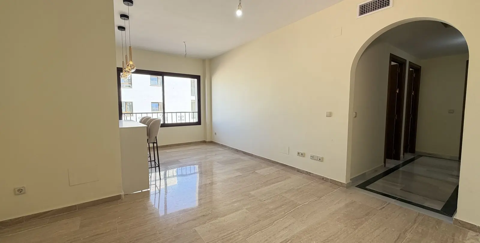 Продажа апартаментов на среднем этаже в Estepona 8