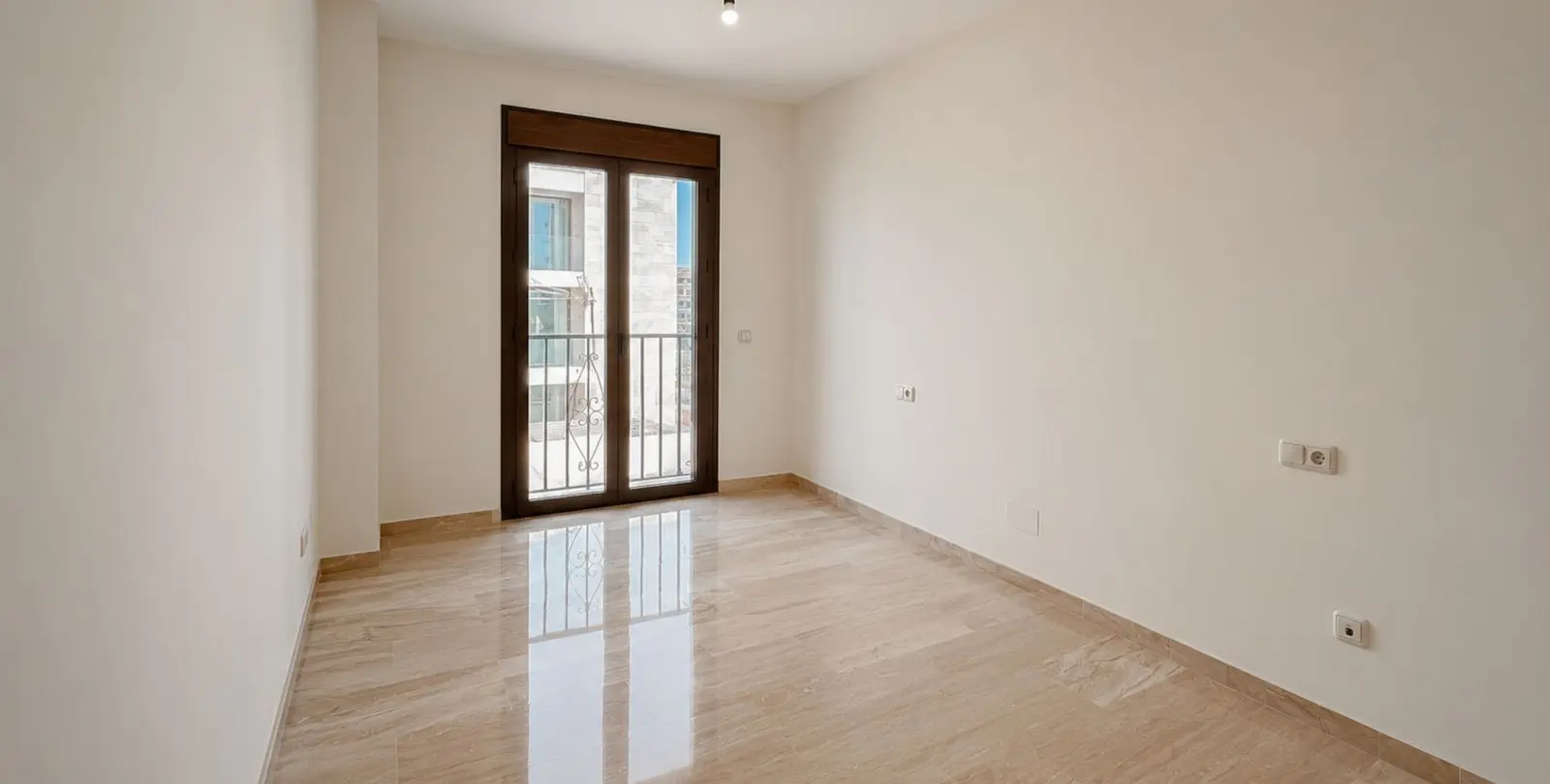 Продажа апартаментов на среднем этаже в Estepona 12