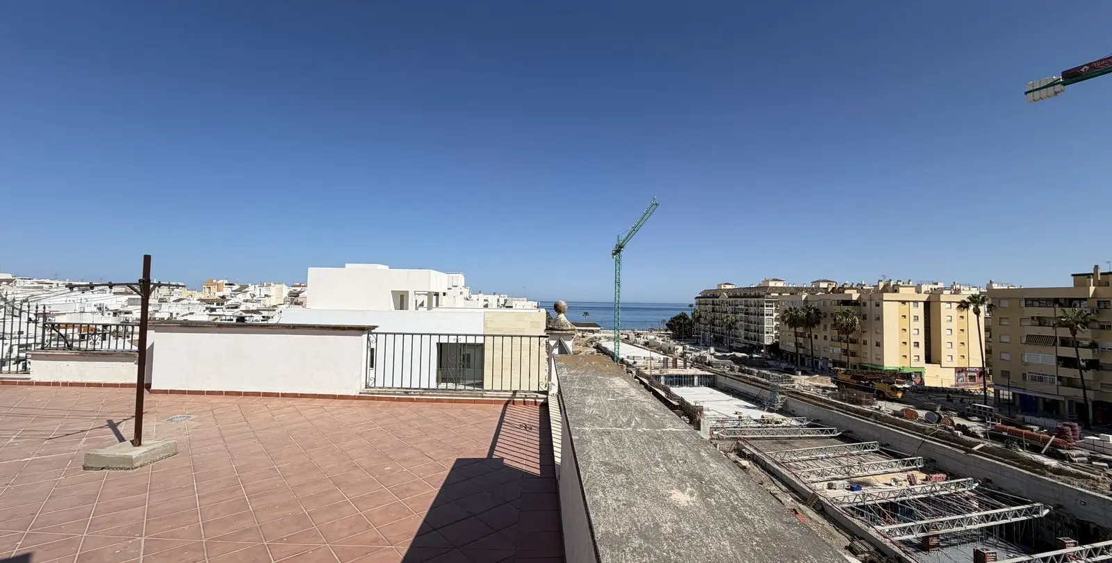 Продажа апартаментов на среднем этаже в Estepona 20