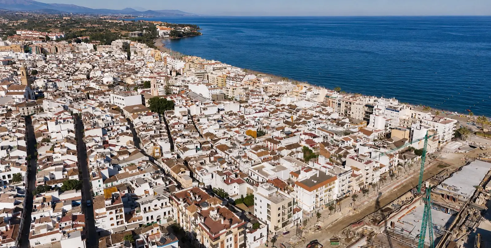 Продажа апартаментов на среднем этаже в Estepona 21