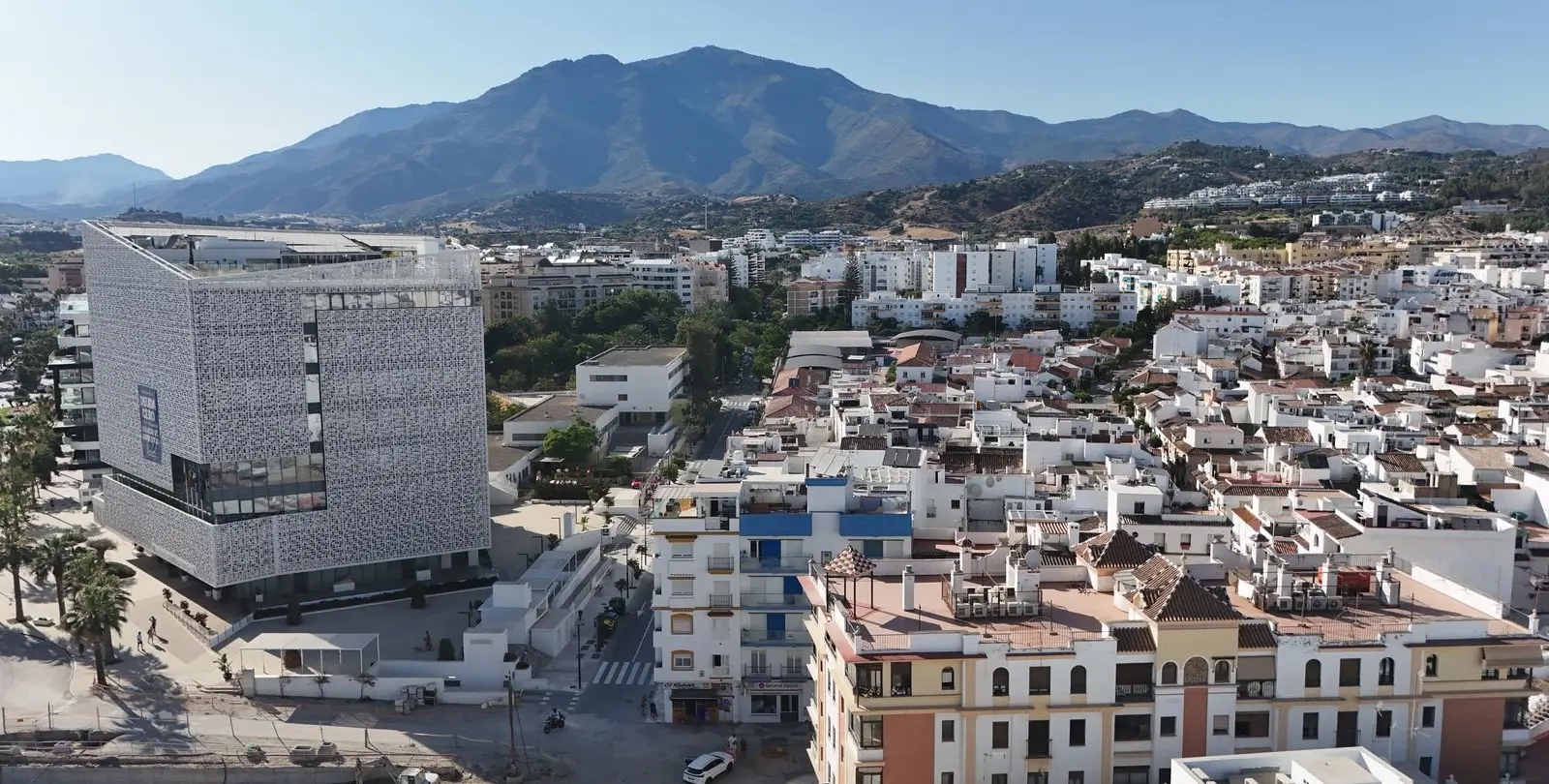 Продажа апартаментов на среднем этаже в Estepona 22