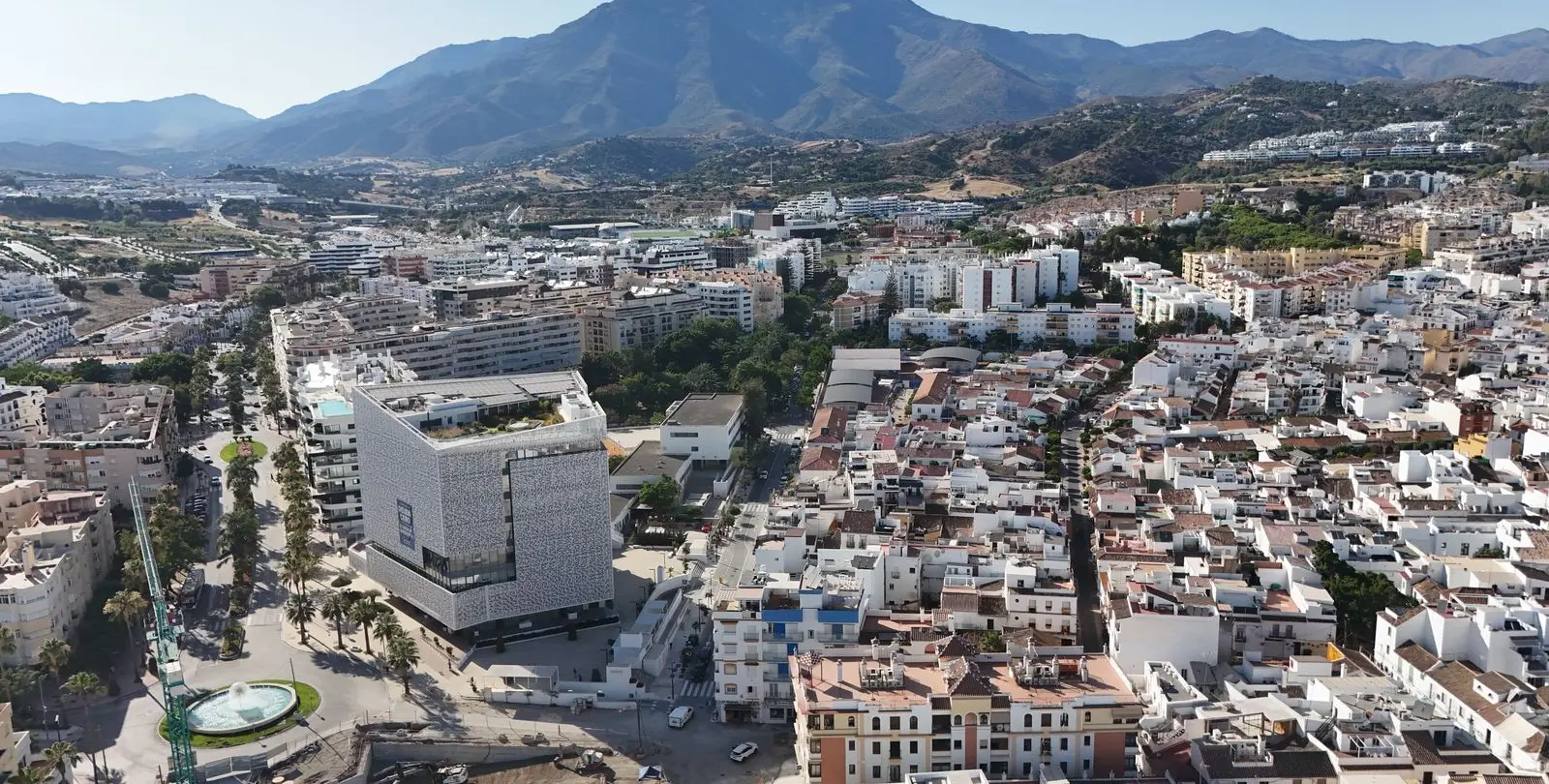 Продажа апартаментов на среднем этаже в Estepona 23