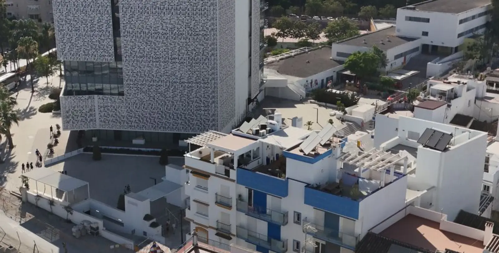 Продажа апартаментов на среднем этаже в Estepona 27