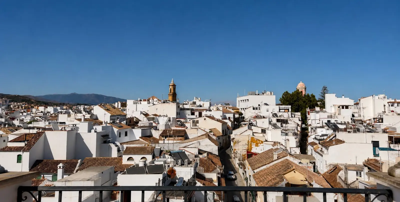Продажа апартаментов на среднем этаже в Estepona 28