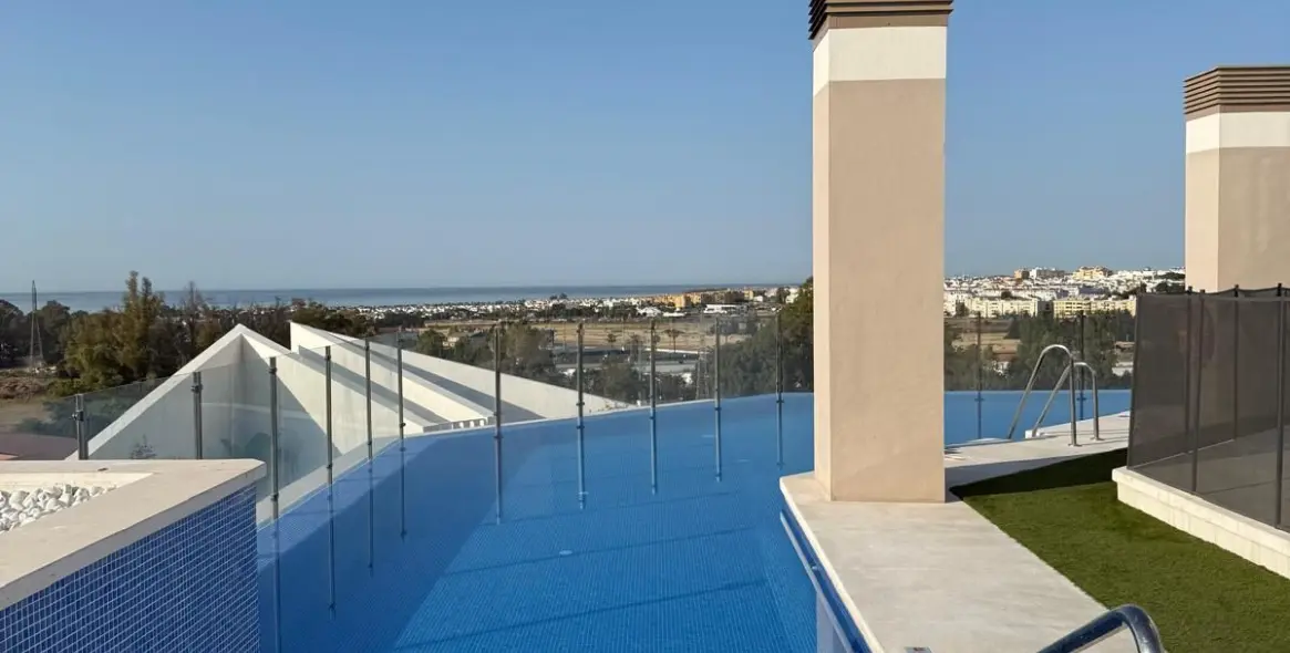 Продажа апартаментов на среднем этаже в Nueva Andalucía 1