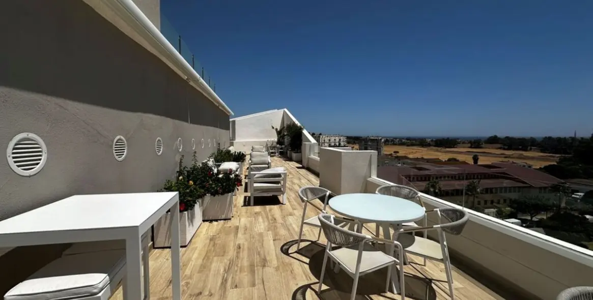 Продажа апартаментов на среднем этаже в Nueva Andalucía 2
