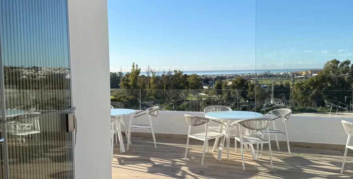 Продажа апартаментов на среднем этаже в Nueva Andalucía 19