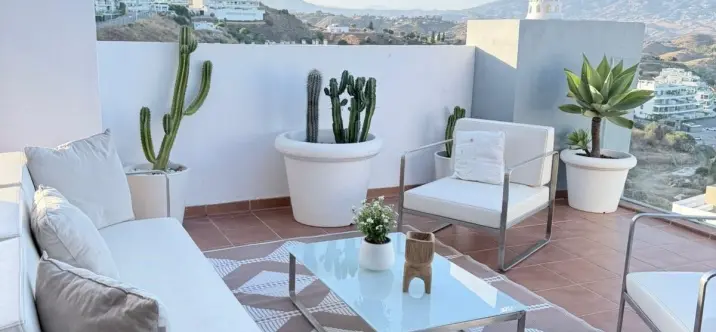 Venta de apartamento en planta media en Calanova Golf 0