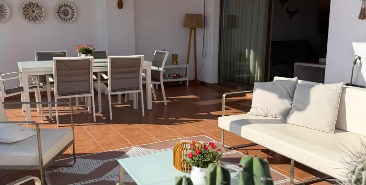 Venta de apartamento en planta media en Calanova Golf 2