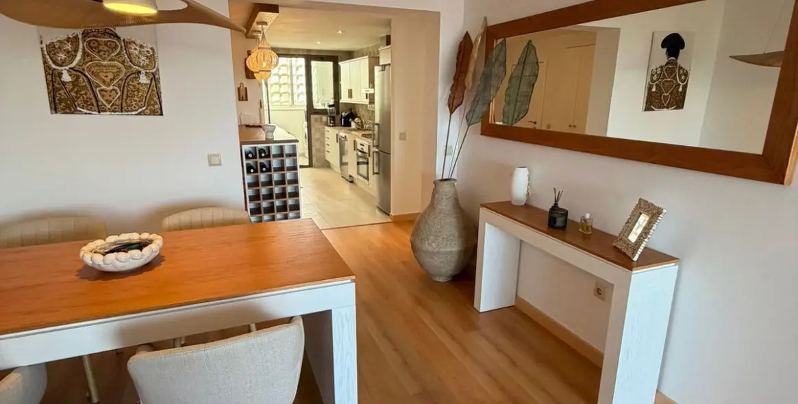 Venta de apartamento en planta media en Calanova Golf 4