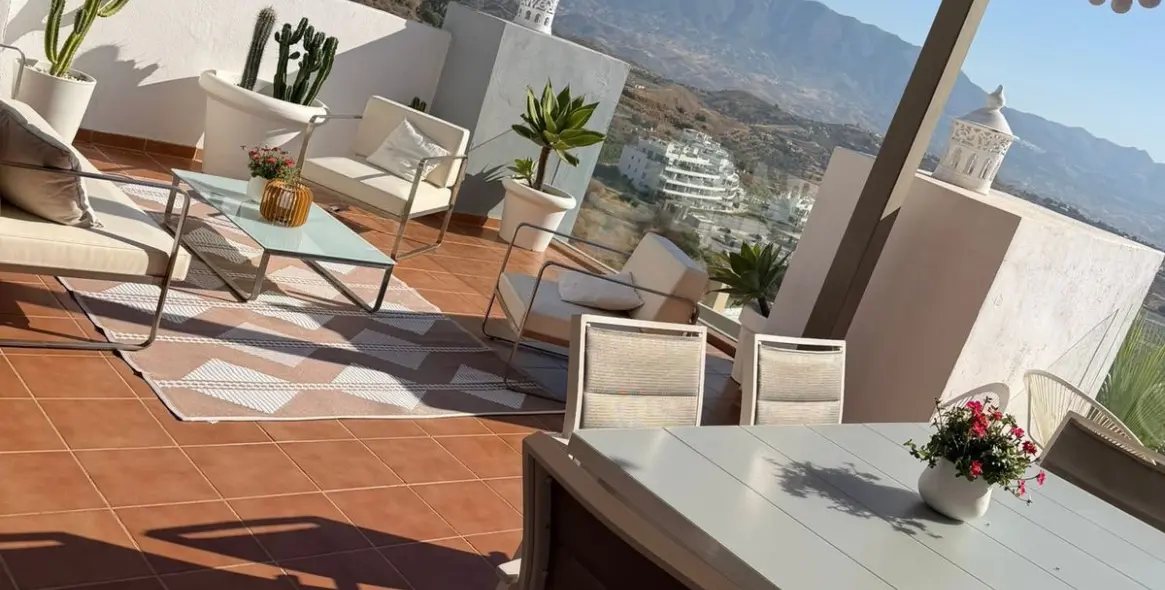 Venta de apartamento en planta media en Calanova Golf 15
