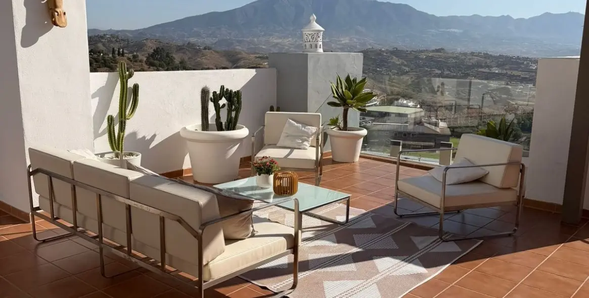 Venta de apartamento en planta media en Calanova Golf 17
