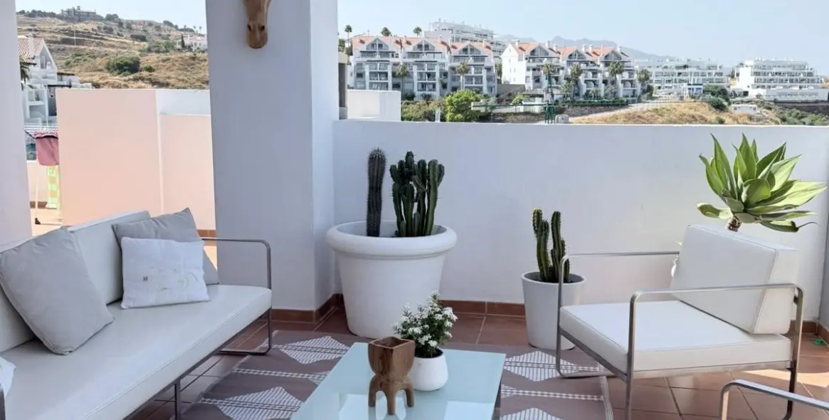 Venta de apartamento en planta media en Calanova Golf 26