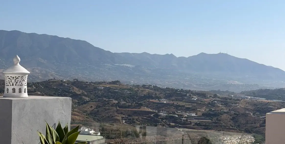Venta de apartamento en planta media en Calanova Golf 27
