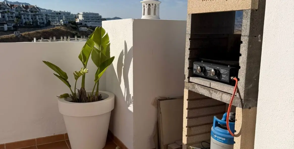 Venta de apartamento en planta media en Calanova Golf 29