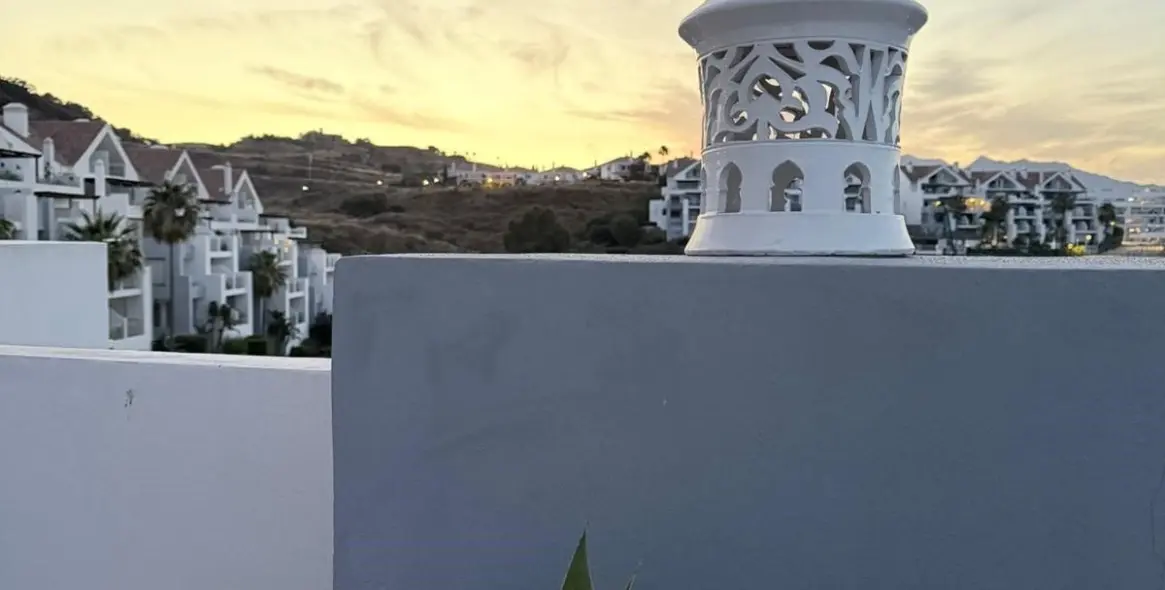 Venta de apartamento en planta media en Calanova Golf 32
