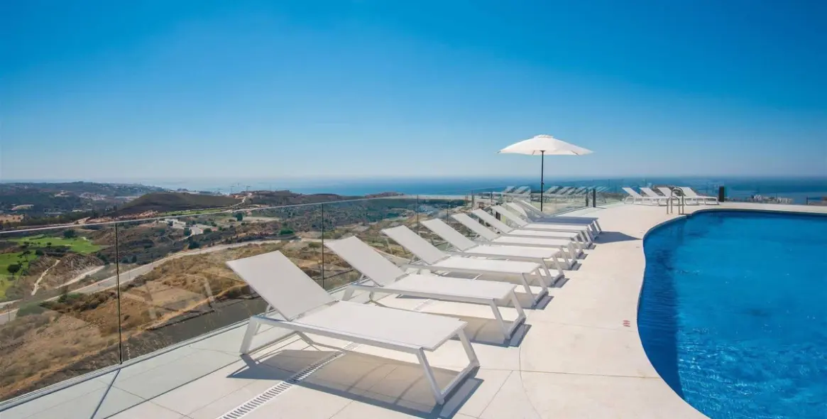Venta de apartamento en planta media en Calanova Golf 47