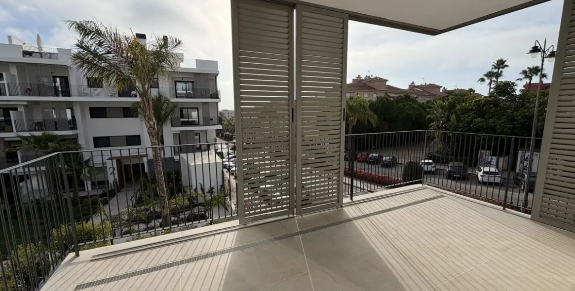 Продажа апартаментов на среднем этаже в Estepona 11