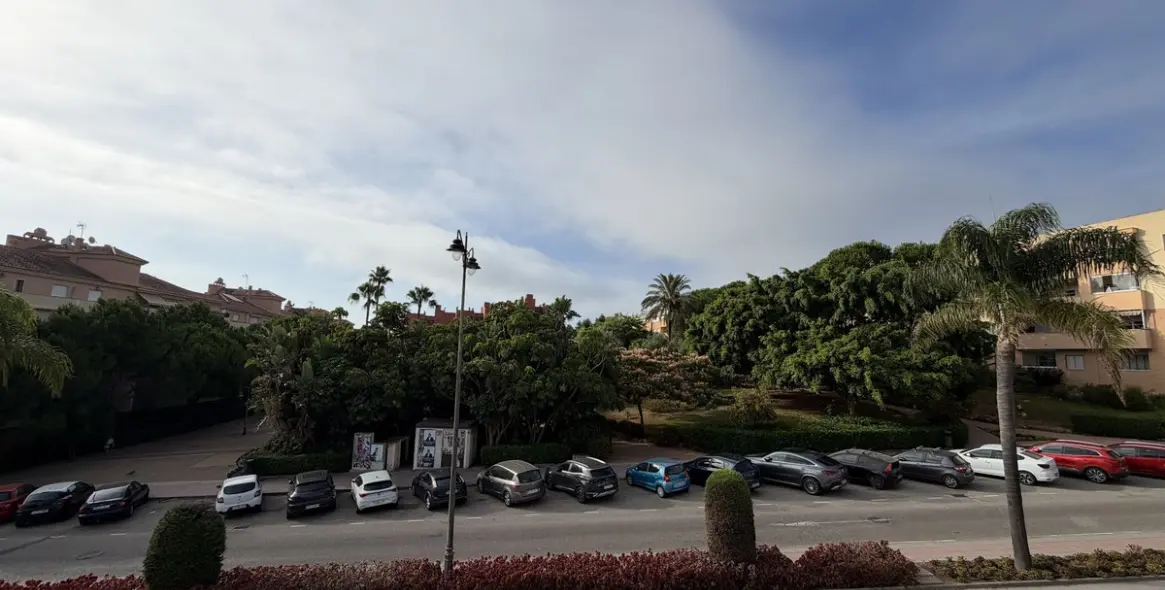 Продажа апартаментов на среднем этаже в Estepona 22