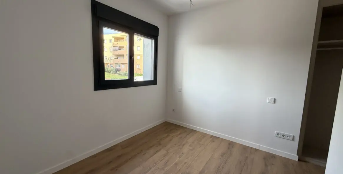 Продажа апартаментов на среднем этаже в Estepona 41