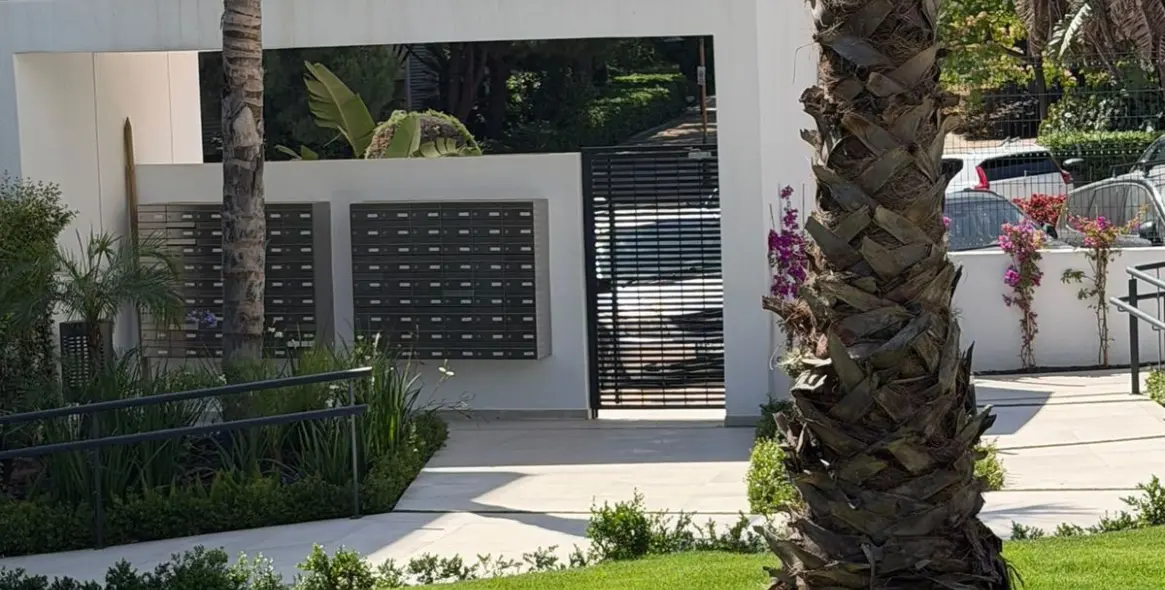 Продажа апартаментов на среднем этаже в Estepona 53