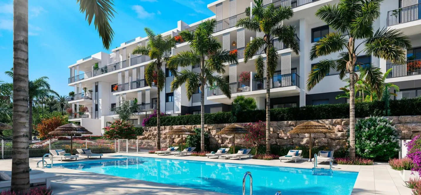 Venta de apartamento en planta media en Estepona 2