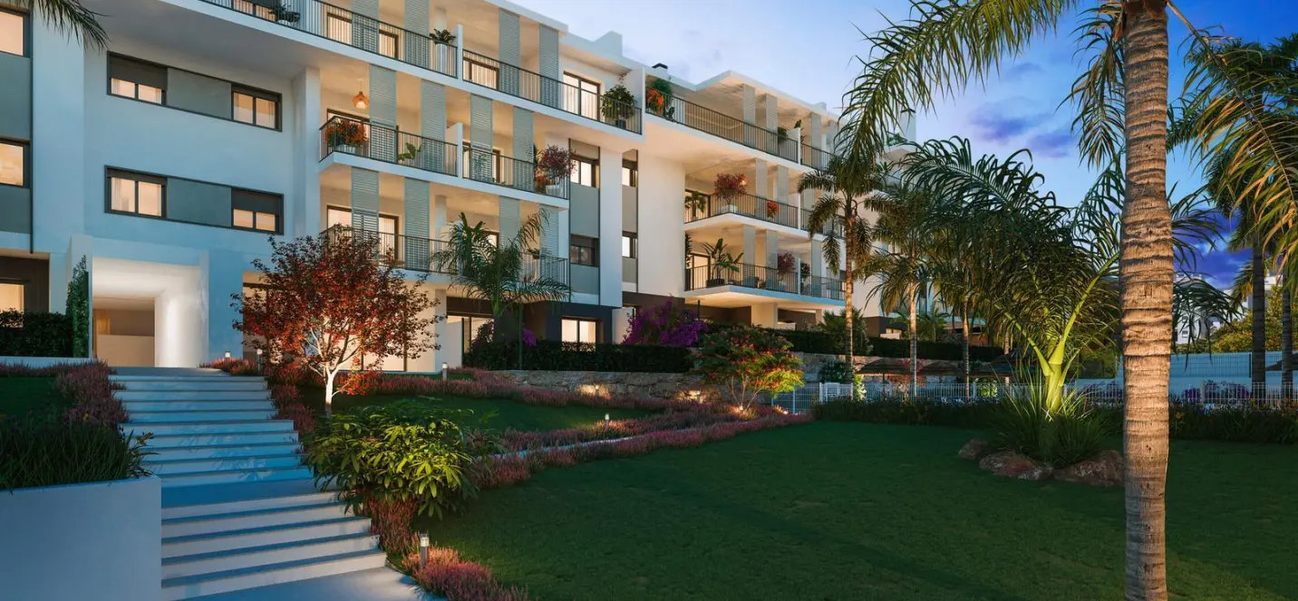 Venta de apartamento en planta media en Estepona 3