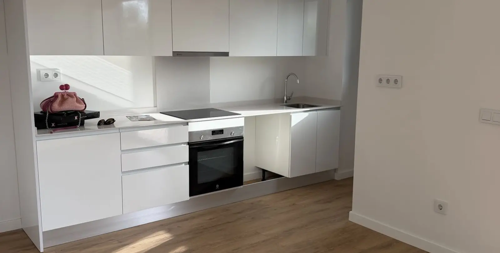 Продажа апартаментов на среднем этаже в Estepona 8