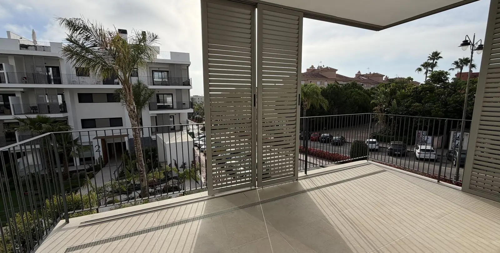Продажа апартаментов на среднем этаже в Estepona 11