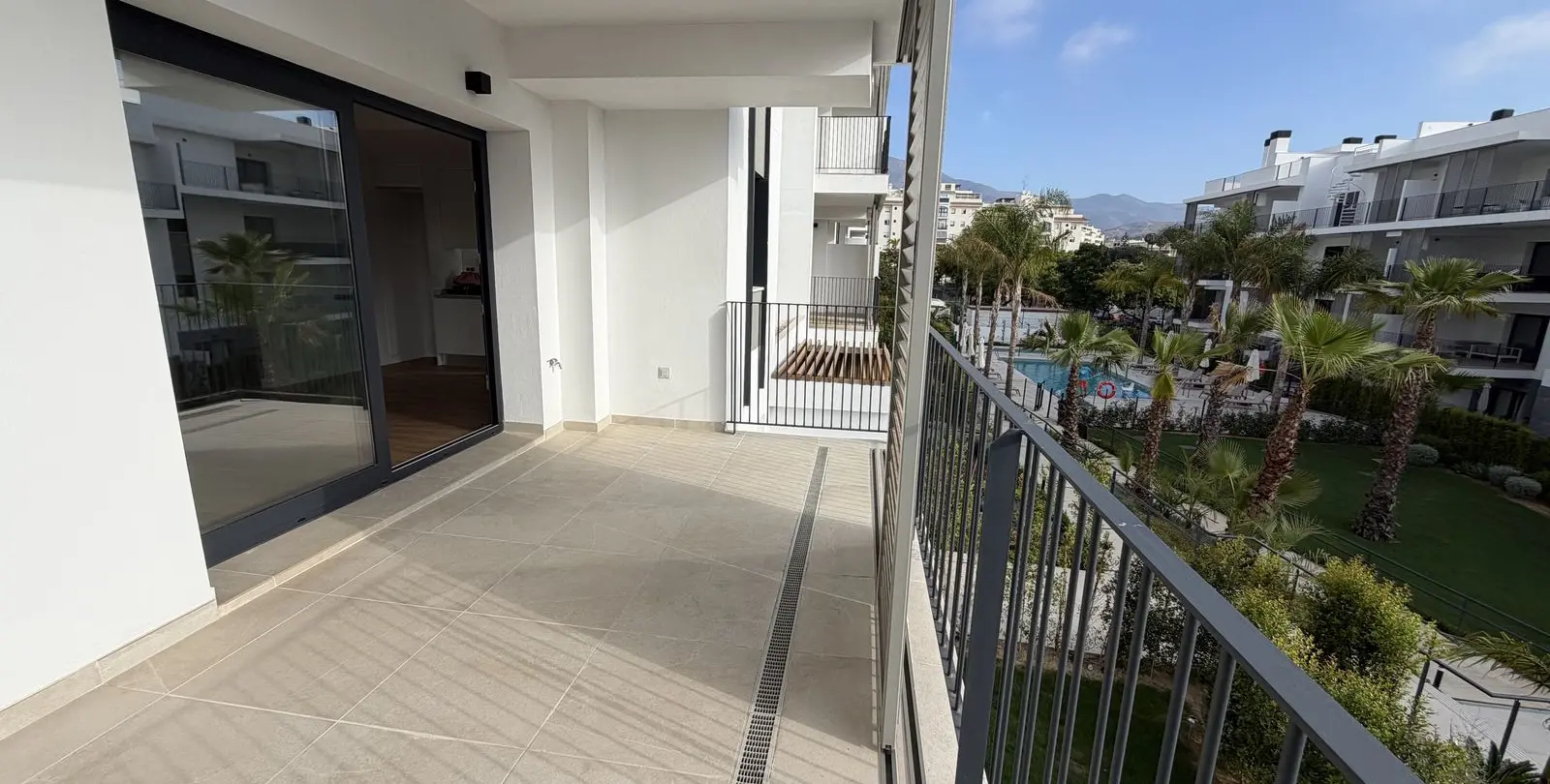 Продажа апартаментов на среднем этаже в Estepona 23
