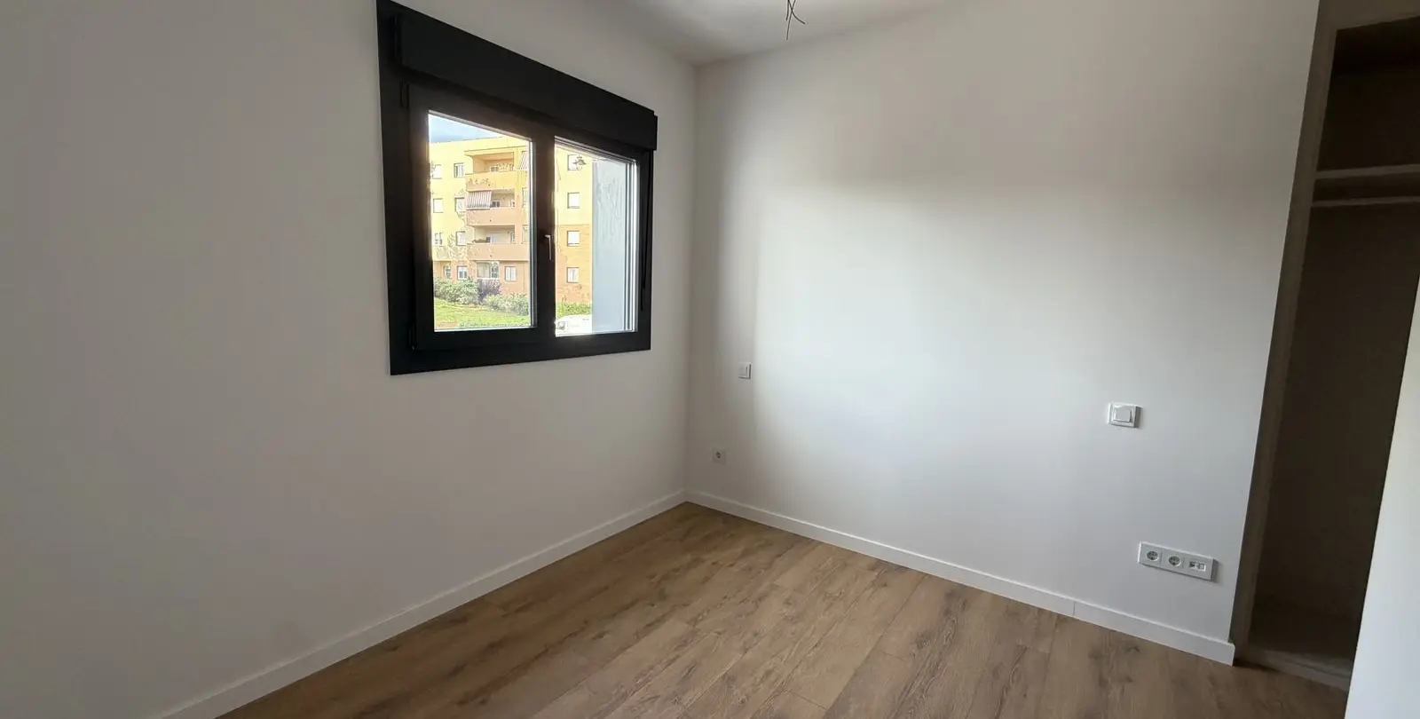 Продажа апартаментов на среднем этаже в Estepona 37