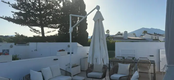 Venta de ático dúplex en Nueva Andalucía 1