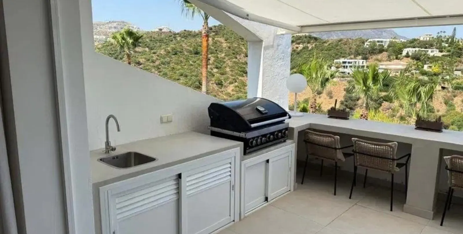 Sale of penthouse duplex in La Quinta 2