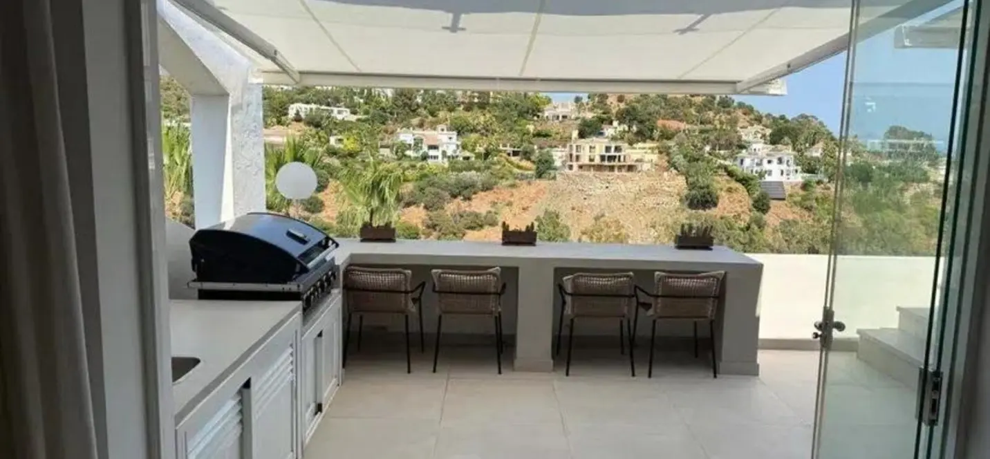 Sale of penthouse duplex in La Quinta 2