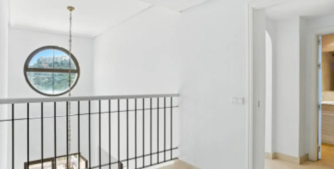 Продажа таунхауса в Los Almendros 16
