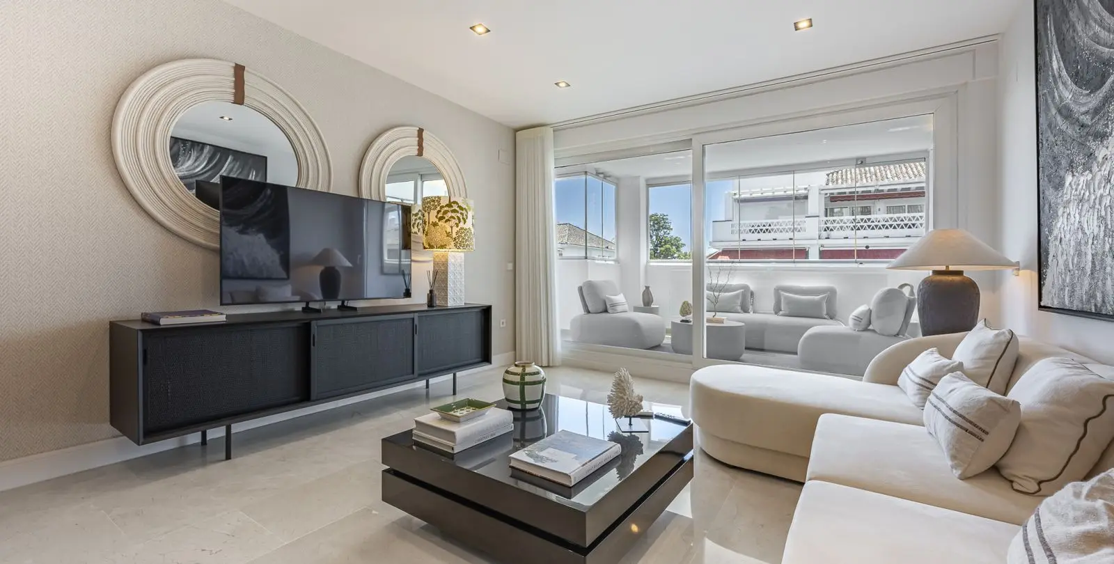Venta de apartamento en planta media en The Golden Mile 2