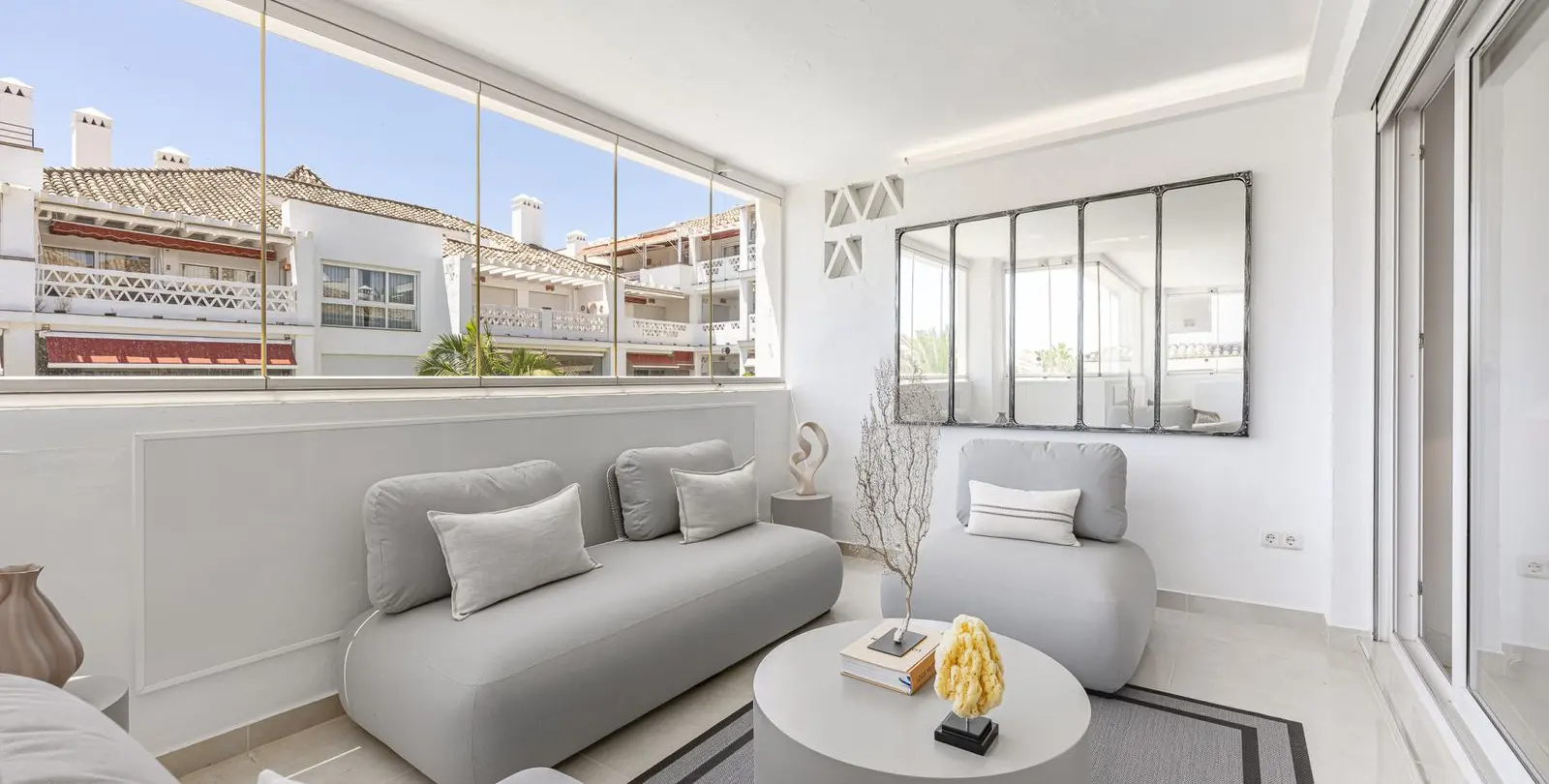 Venta de apartamento en planta media en The Golden Mile 3