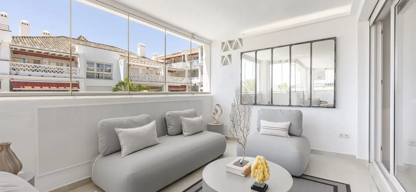 Venta de apartamento en planta media en The Golden Mile 2