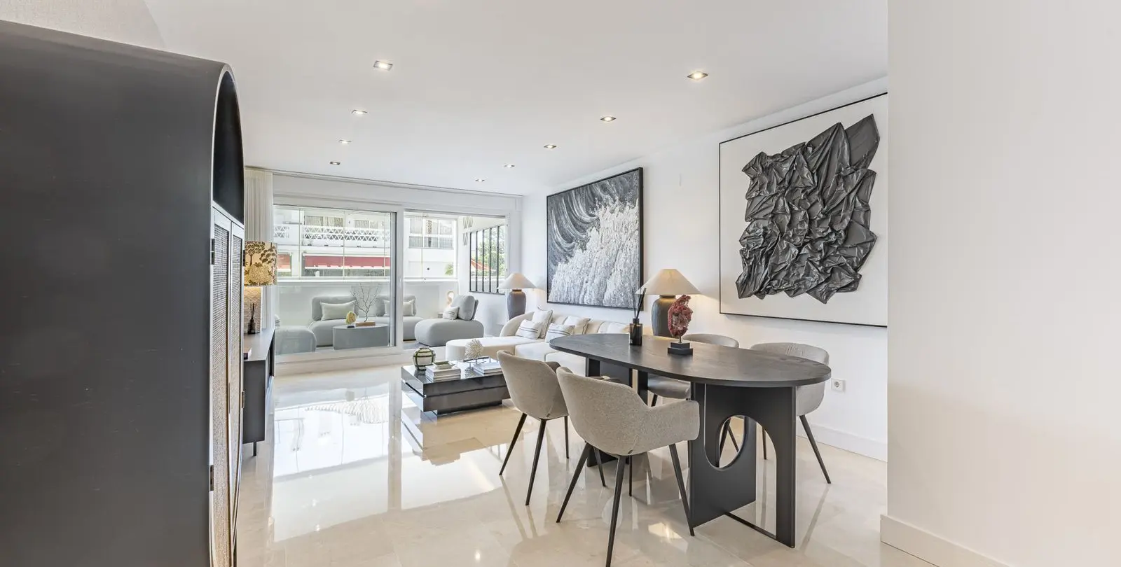 Venta de apartamento en planta media en The Golden Mile 6
