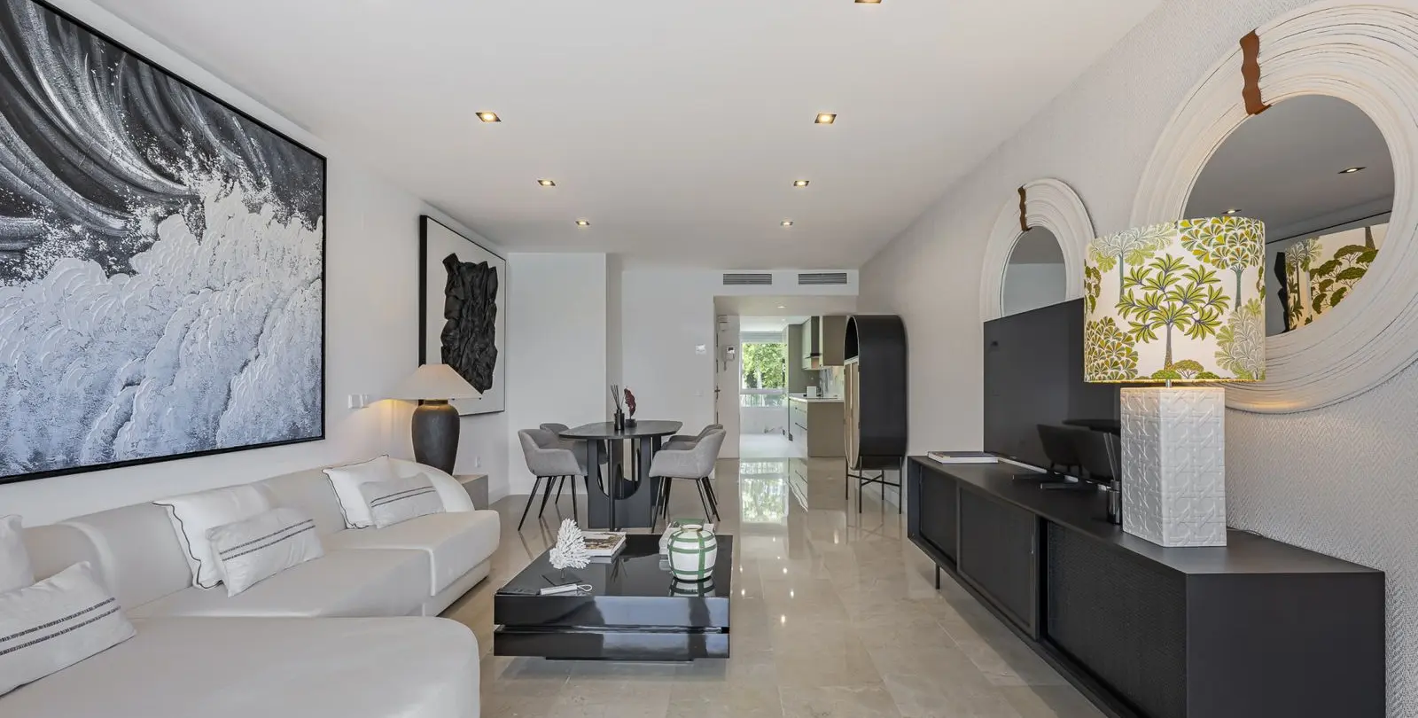Venta de apartamento en planta media en The Golden Mile 16
