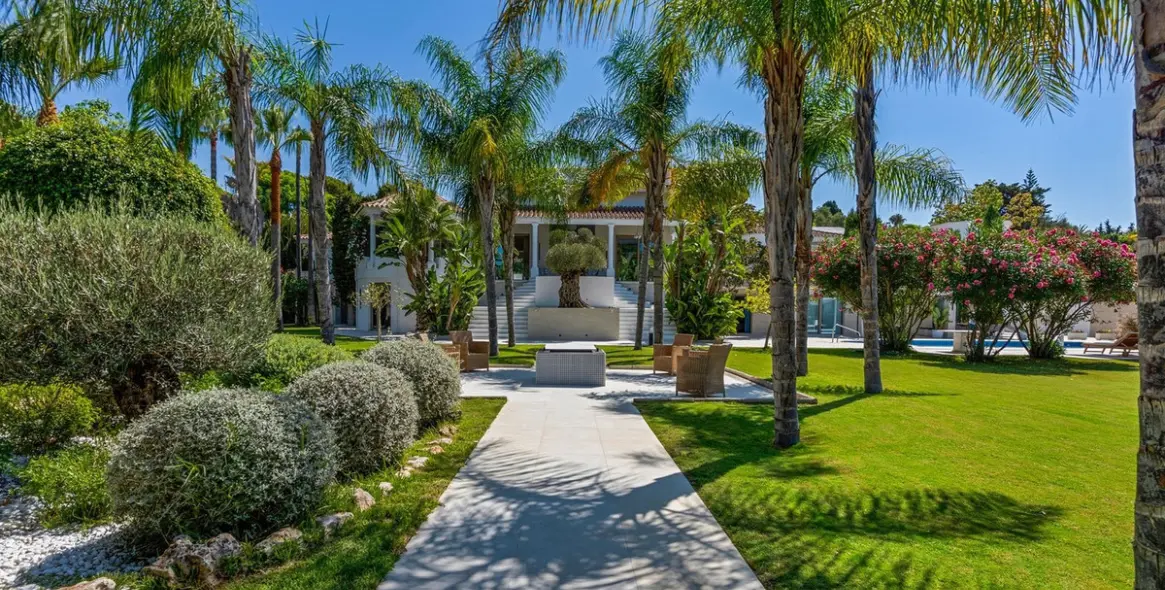 Продажа  отдельно стоящей виллы в Marbella 1