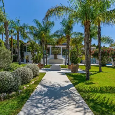 Продажа  отдельно стоящей виллы в Marbella